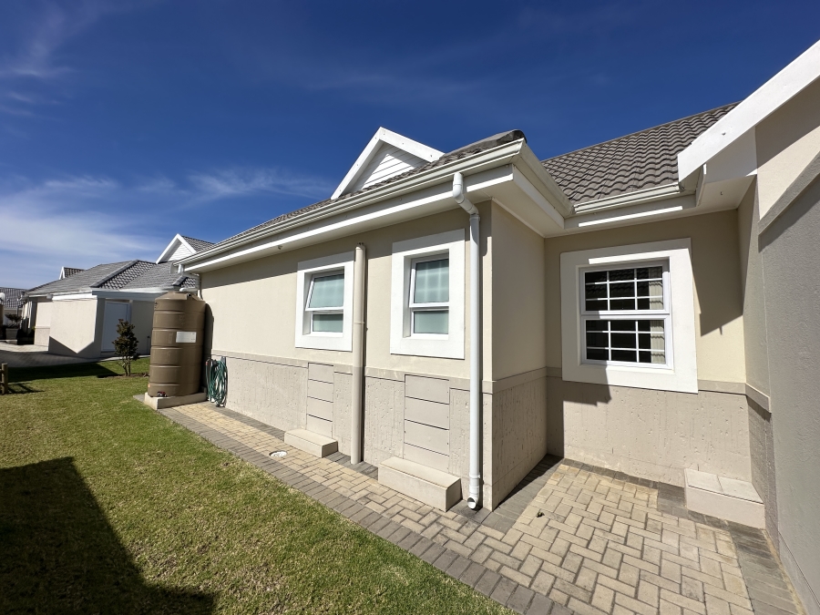 1 Bedroom Property for Sale in Heiderand Western Cape